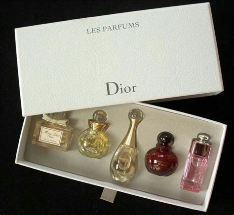 miniature perfume gift sets.